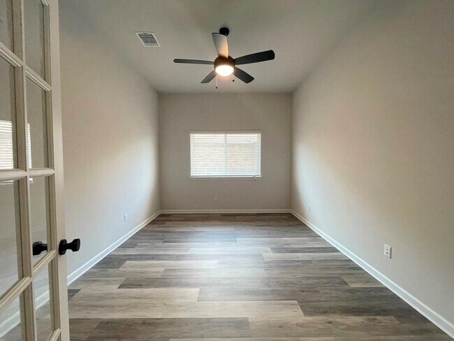 Building Photo - 149 Patrick Herndon Dr