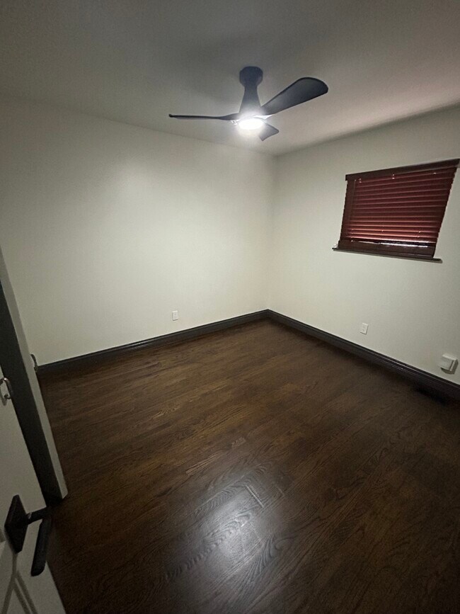 Foto del edificio - 9610 Britannia Ct