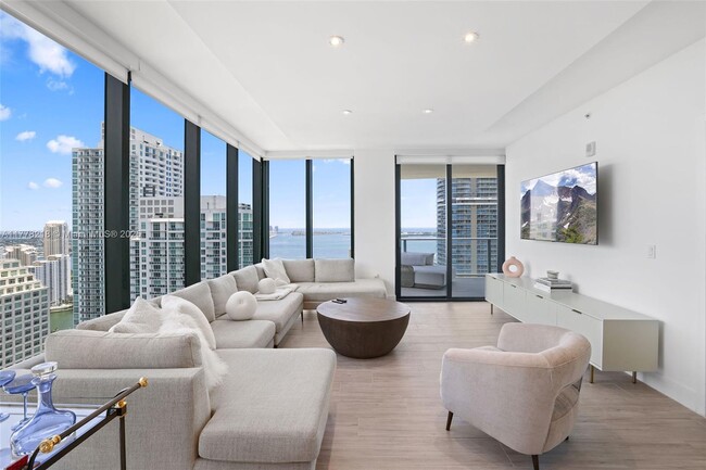 Building Photo - 1010 Brickell Ave