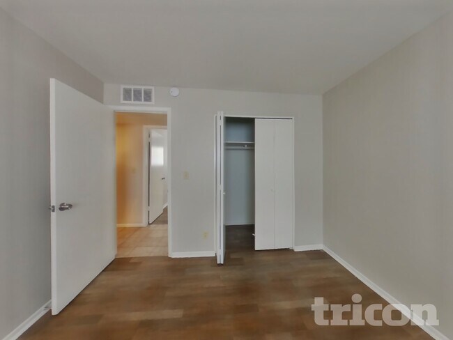 Foto del edificio - 809 95th Pl