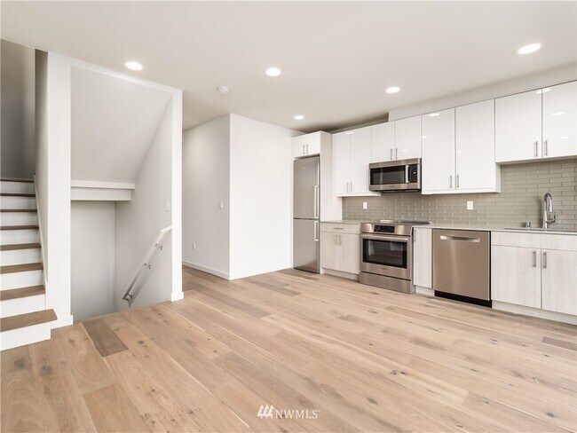 Espacio de cocina/sala de estar - 3705 S Dakota St