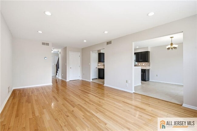 Building Photo - 55 Parsler Pl