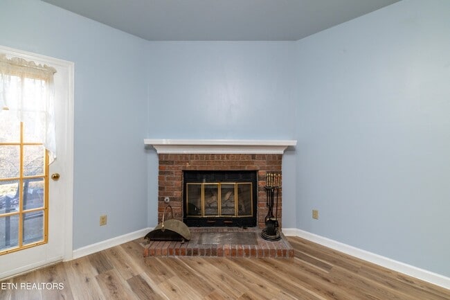 Foto del edificio - 136 Durwood Rd