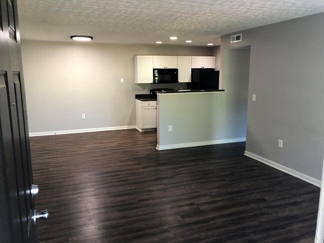 Foto del edificio - 5536 Cedar Springs Rd