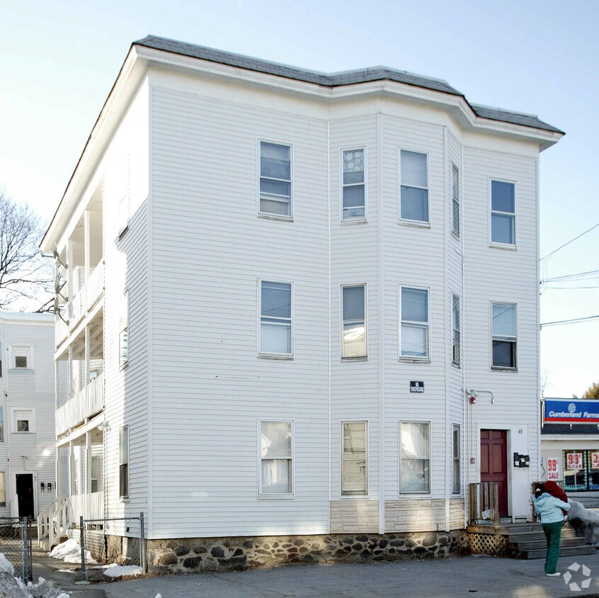 Primary Photo - 44-48 Aiken Ave