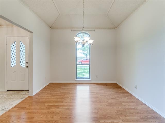 Foto del edificio - 207 Hemlock Dr