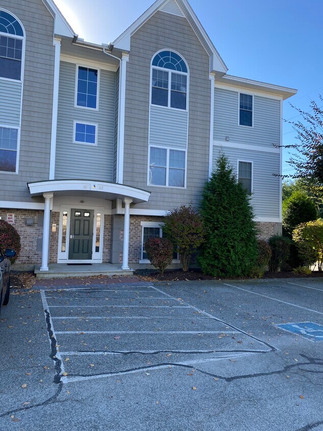 Foto principal - 200 Roger Williams Ave