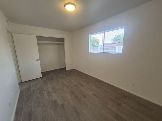 Building Photo - 122