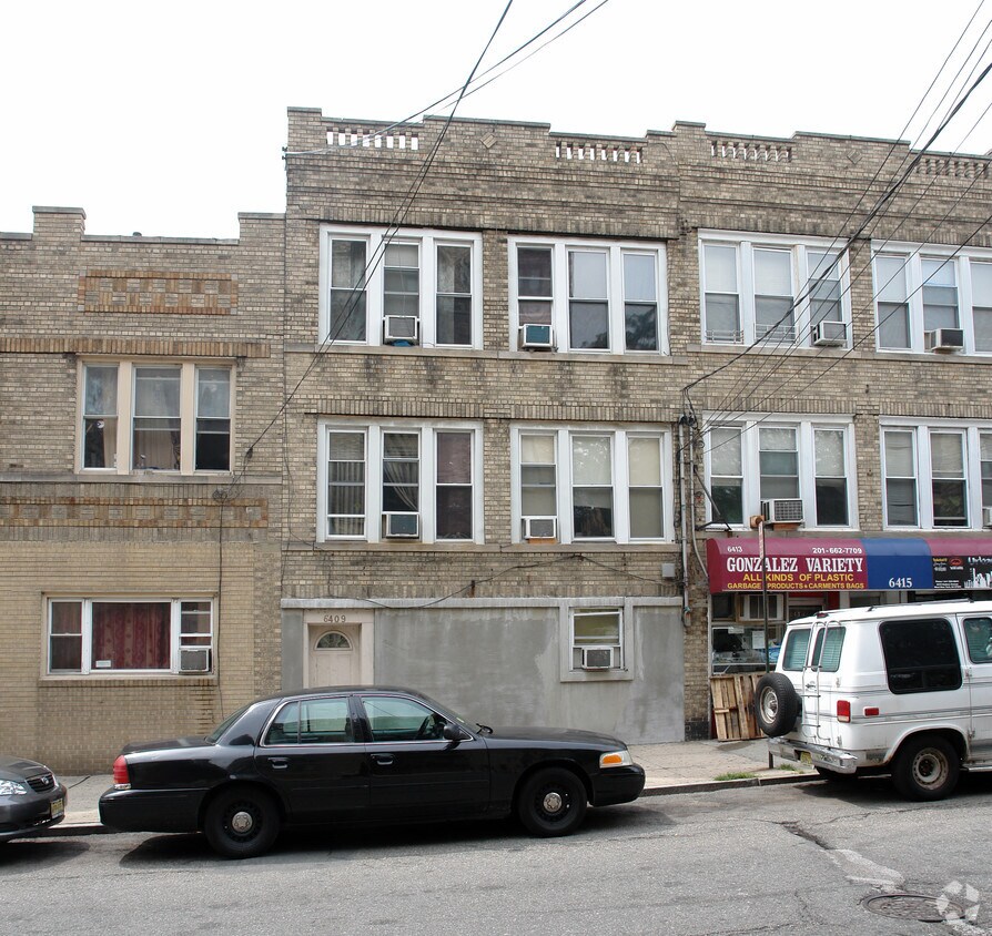 Primary Photo - 6409 Hudson Ave