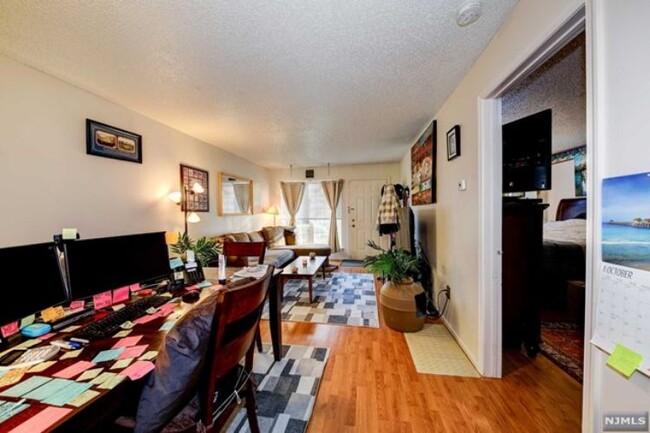 Building Photo - 1314 Persimmon Ct