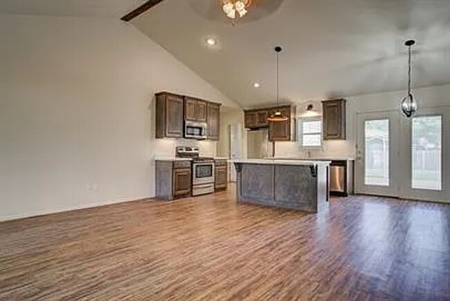 Foto del edificio - Beautiful 3/2 off University!