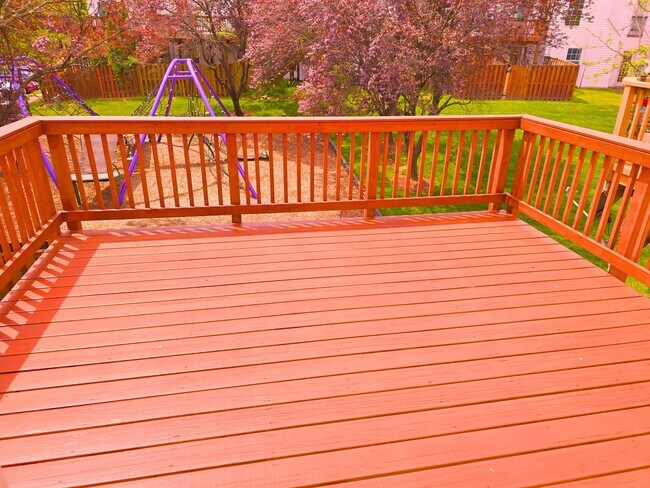 Foto del edificio - Beautiful 3 level garage townhome