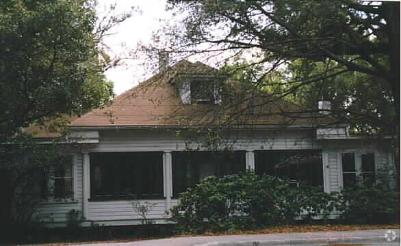 Primary Photo - 460 E Fairbanks Ave