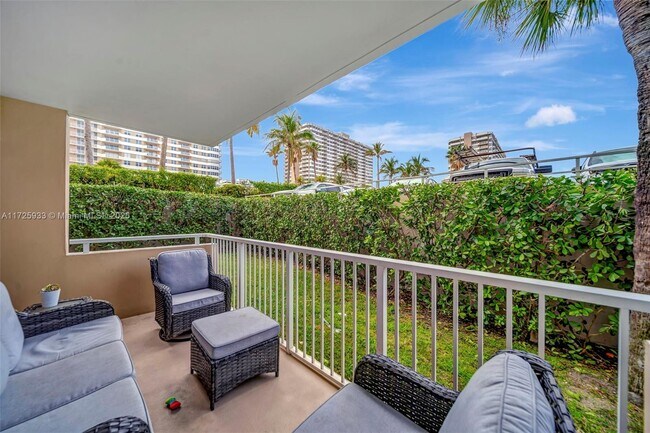 Foto del edificio - THE HEMISPHERES CONDO UNIT L E