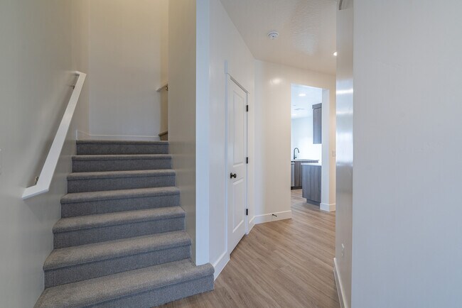 Foto del edificio - 5680 S Duel Ln