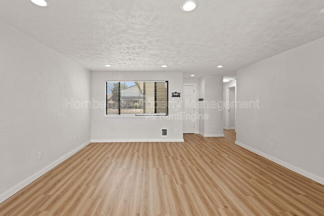 Building Photo - 1609 E 1st Ave