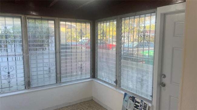 Building Photo - 134 SW 61st Ave