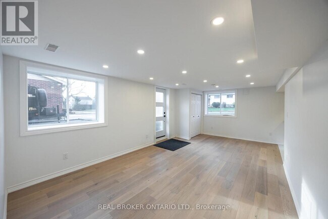 Photo du bâtiment - 685 Emerson Ave