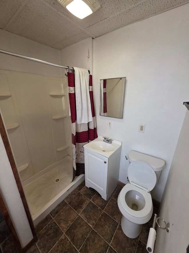 Building Photo - 410 7th St