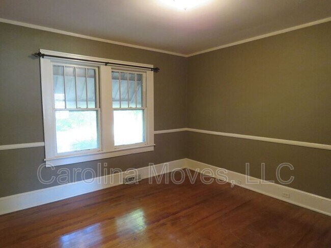 Foto del edificio - 26 E Main St