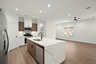 Building Photo - 2649 Seaglass Vw Dr