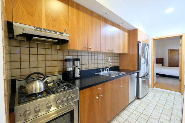 Foto del edificio - 217 W 70th St