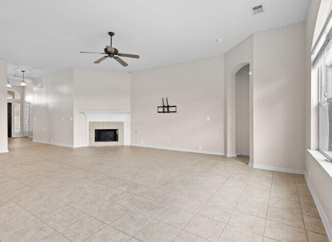 Foto del edificio - 8817 Sunforest Ln