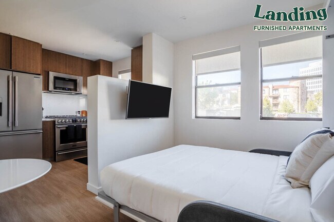 Foto del edificio - 11649 Mayfield Ave