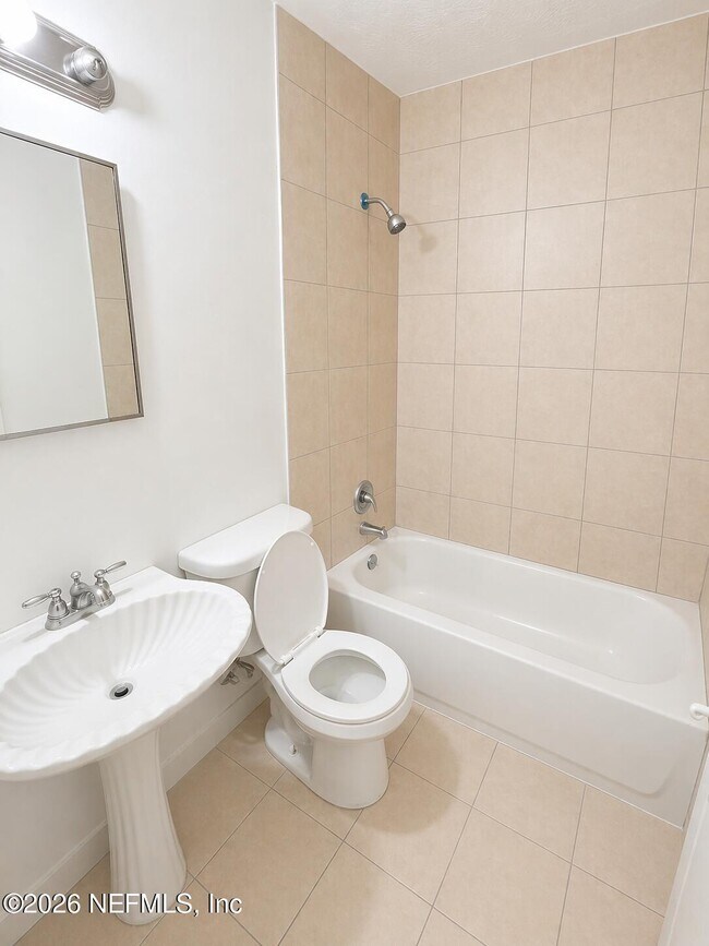 Foto del edificio - 7104 Ken Knight Dr W