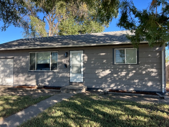 Building Photo - 335 Valley Dr