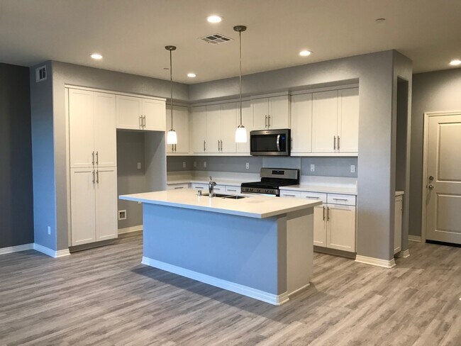 Building Photo - 513 Surfbird Ln