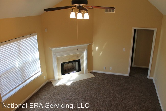 Building Photo - 4 br, 2 bath House - 70 Chapman Way (retail)