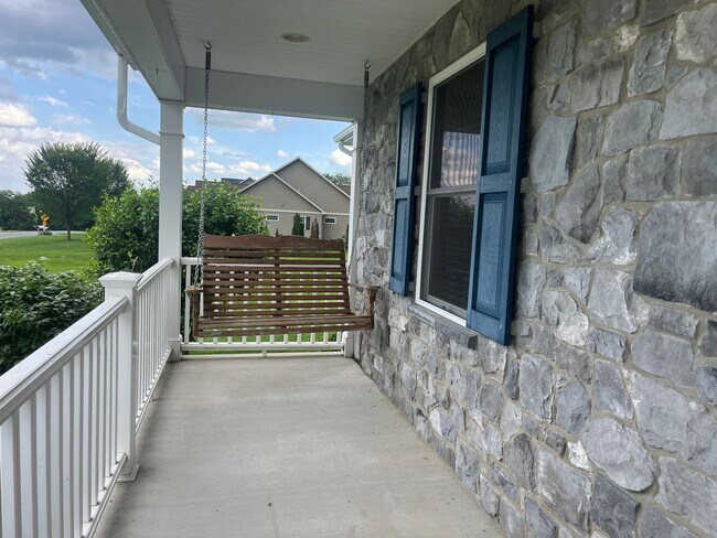 Foto del edificio - Now Leasing – Beautiful Well Maintained 3-...
