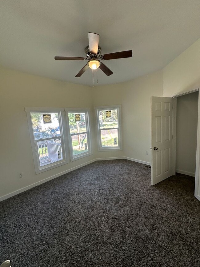 Building Photo - 150 N Eleventh St