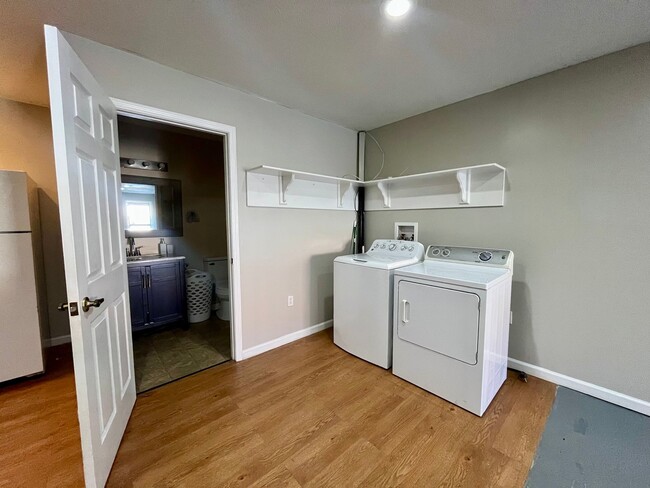 Foto del edificio - 332 Commerce Loop