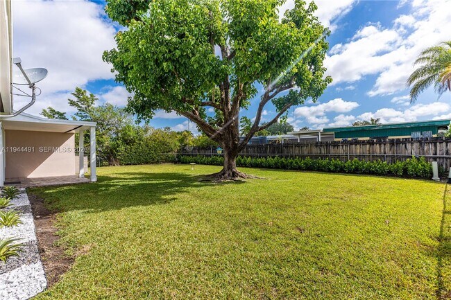 Foto del edificio - 5215 SW 128th Ave