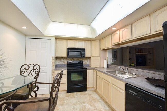 Foto del edificio - Beautiful 2 Bed 2 Bath Furnished Condo for Rent in Altamonte Springs, FL!