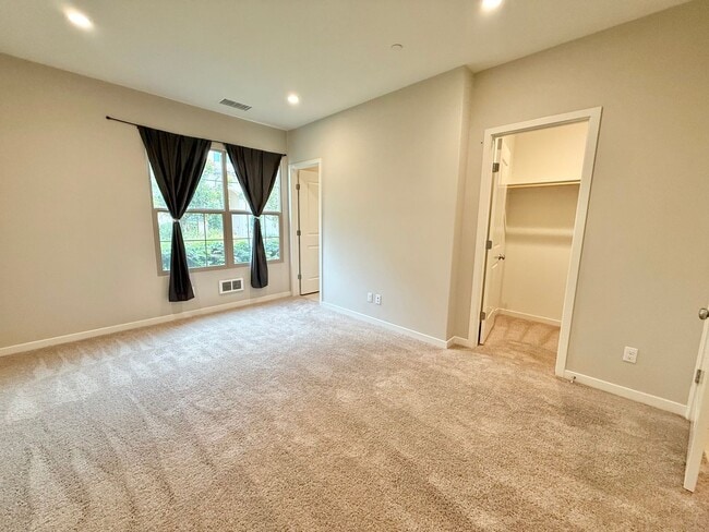 Building Photo - Stunning 3 story home In the heart of Irvine!