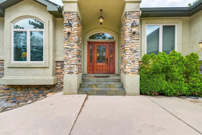 Building Photo - 17390 Lamplight Dr