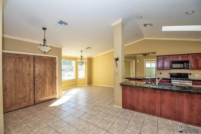 Building Photo - 10768 S Monterrey Way