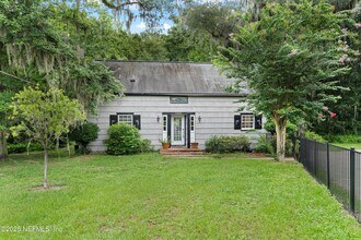 Building Photo - 2226 Laurel Grove Ln