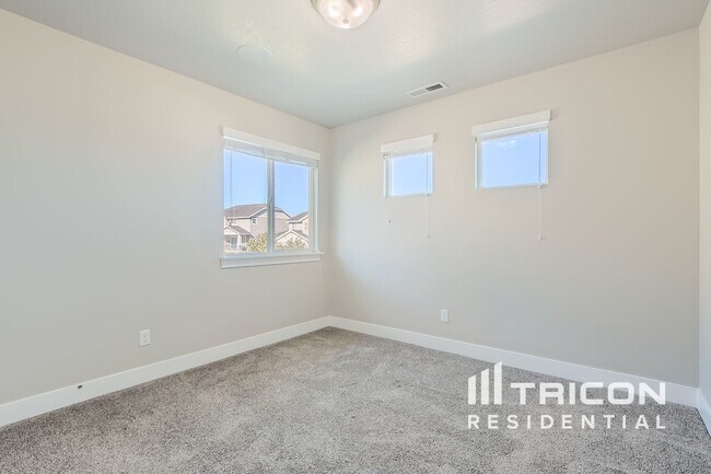 Foto del edificio - 4461 Breezy Meadow Dr