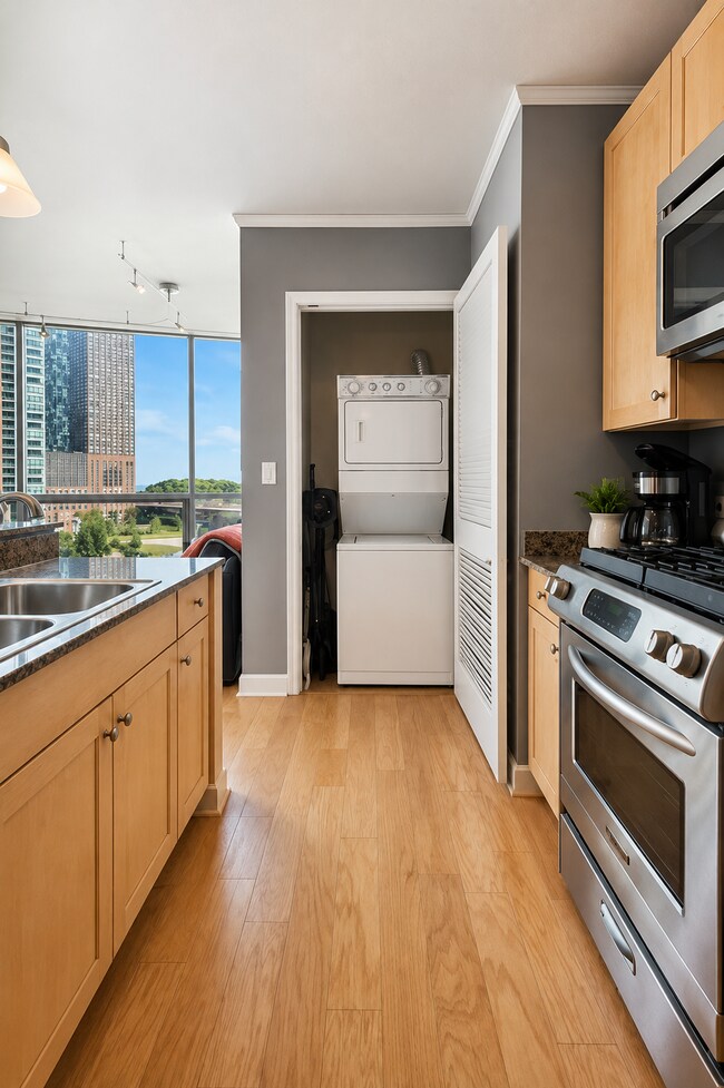 Foto del edificio - 420 E Waterside Dr