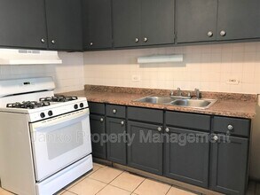 Building Photo - 2108 S 17th Ave