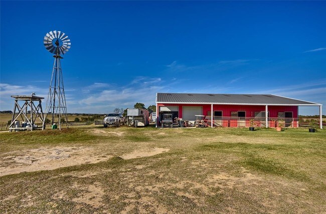 Building Photo - 800 Bilski Ln