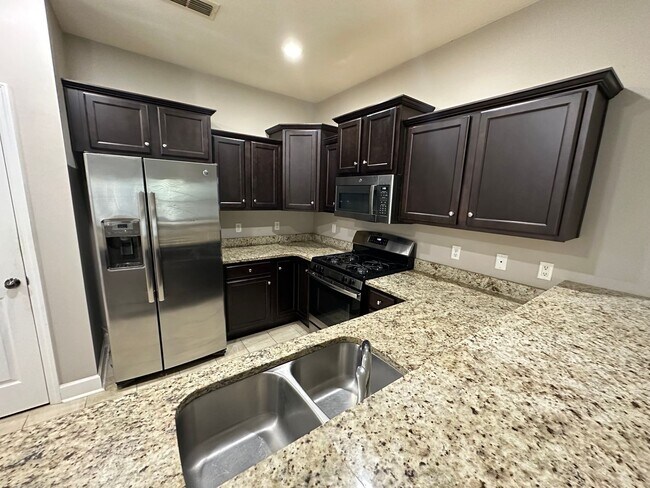 Building Photo - Pebble Brook unit avail NOW!!!