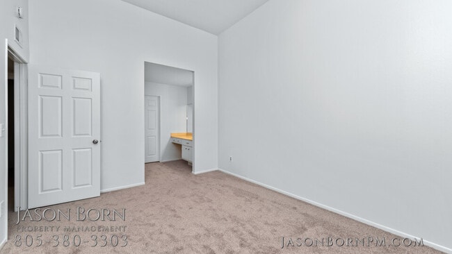 Foto del edificio - 4273 Las Virgenes Rd