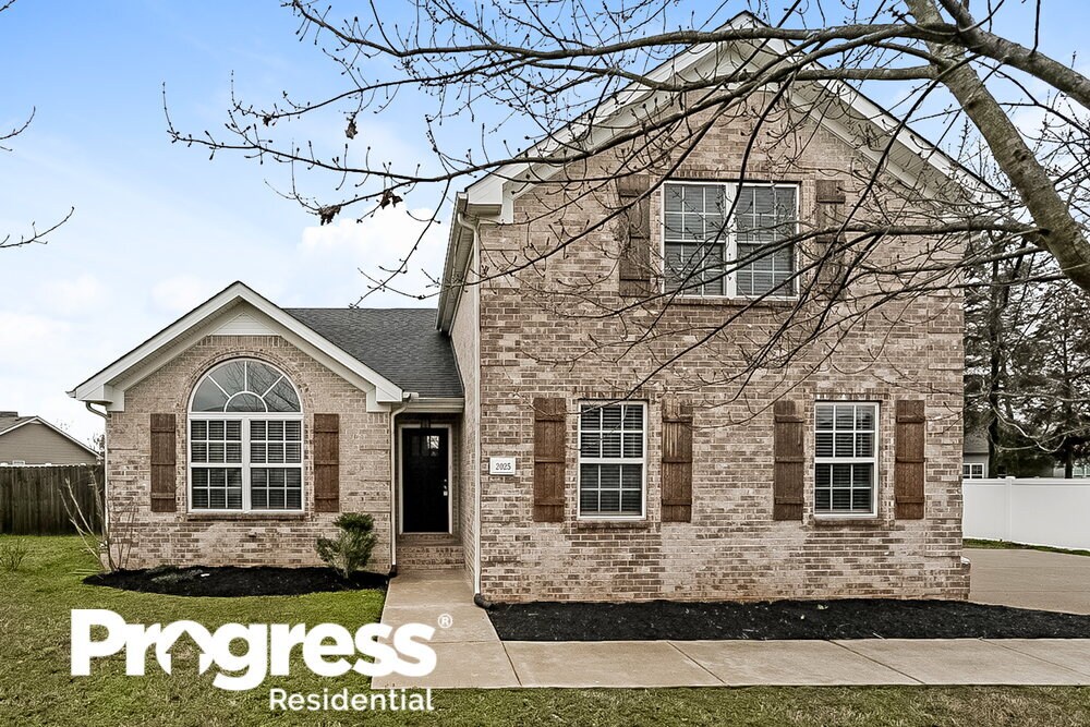 Primary Photo - 2025 St Andrews Dr