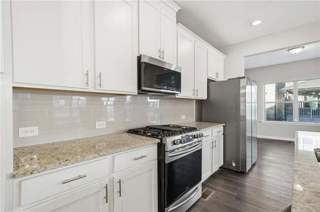 Foto del edificio - 318 Commons Ave