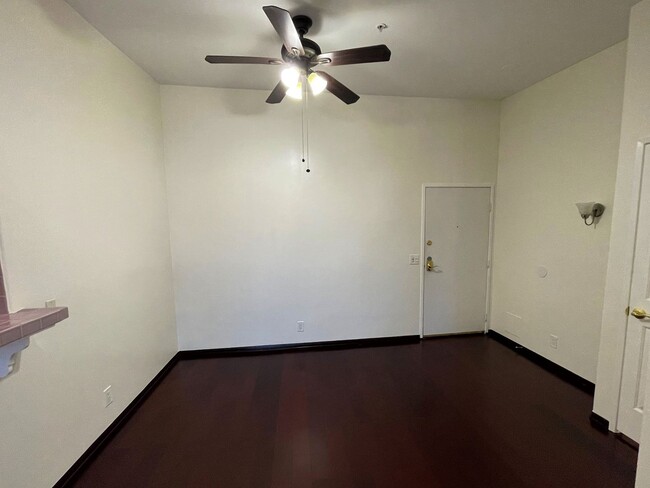 Foto del edificio - 15455 Sherman Way